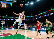 瓦拉格利升腾头球得分，帮助球队击败对手